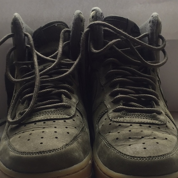 Sneakers - Picture 1 of 3